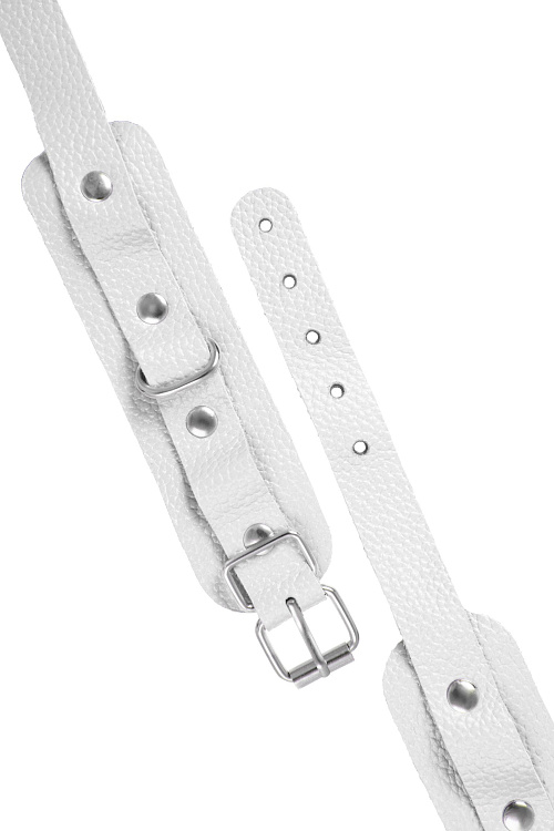 Белые мини-оковы со скруглёнными углами