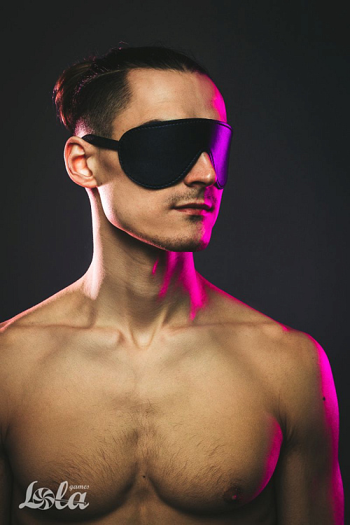 Черная маска Shy