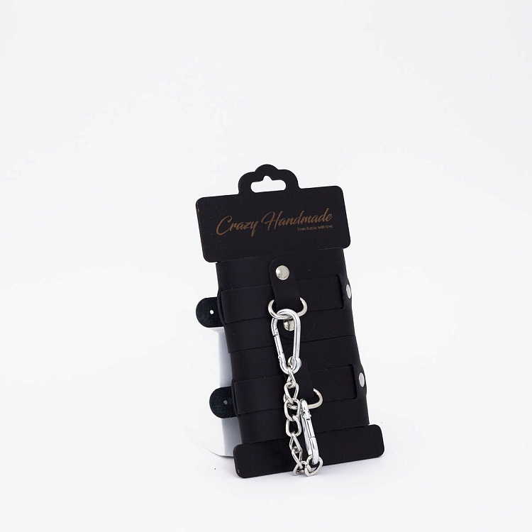 Черные кожаные наручники с хромированной фурнитурой