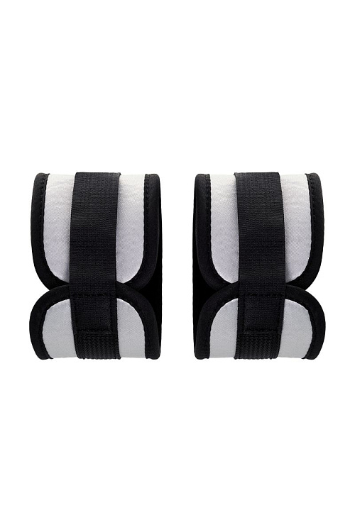 Серебристо-черные оковы Anonymo