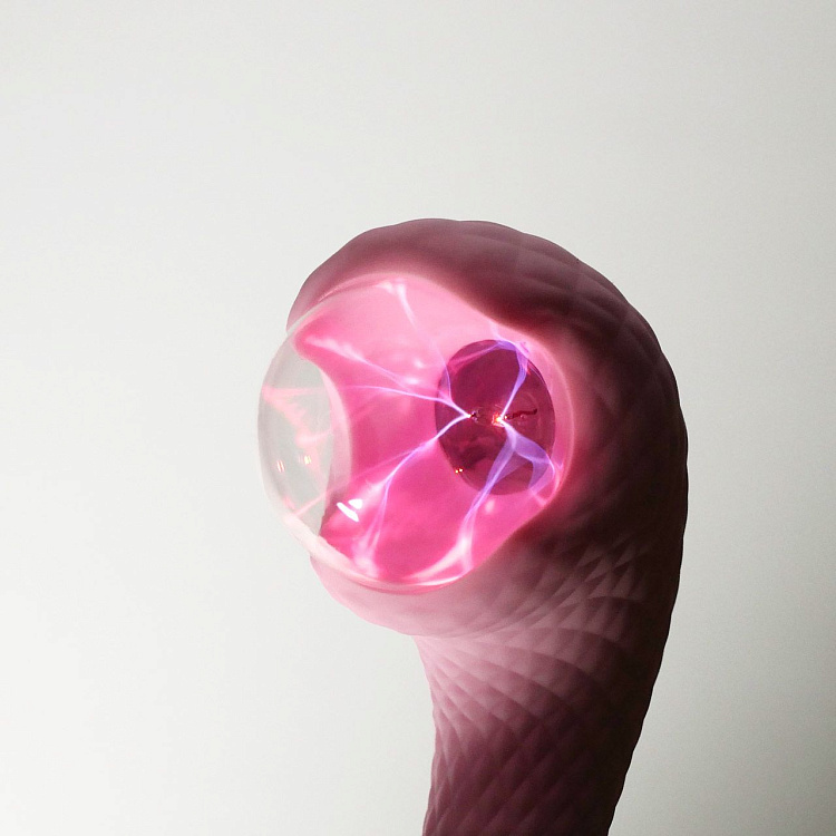 Розовый вибромассажёр с деликатными токами